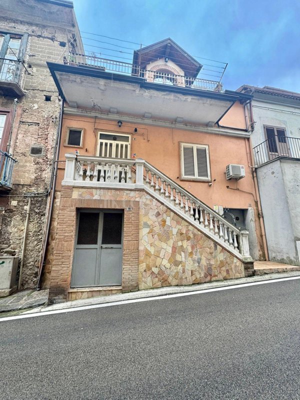 casa semindipendente in vendita ad Altavilla Irpina