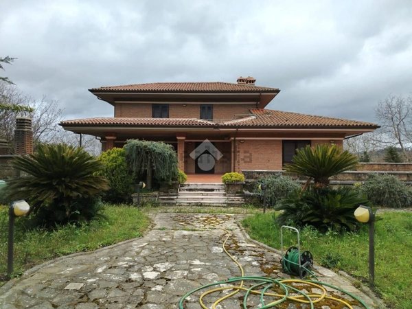 casa indipendente in vendita ad Altavilla Irpina