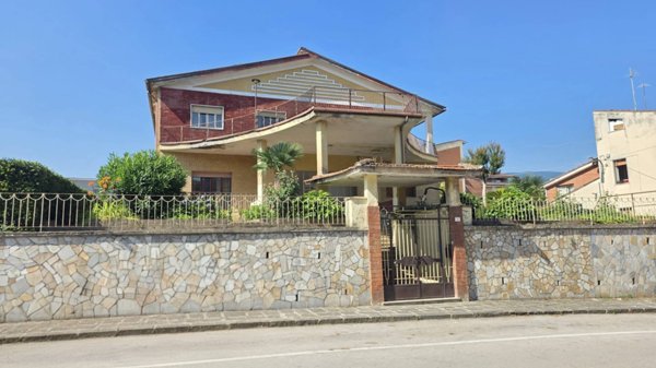 casa indipendente in vendita ad Altavilla Irpina