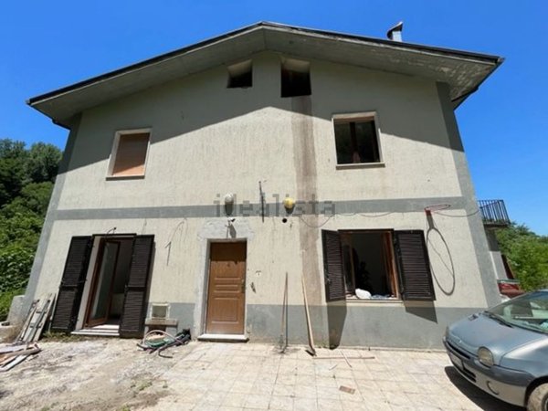 casa indipendente in vendita ad Altavilla Irpina