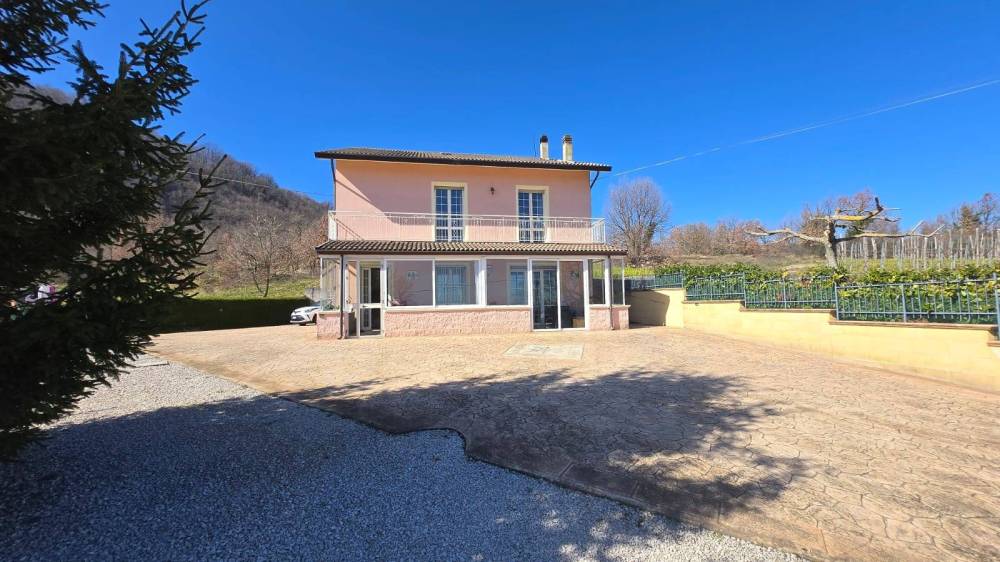 casa indipendente in vendita ad Andretta