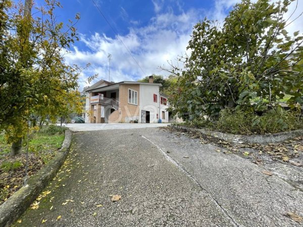 casa indipendente in vendita ad Ariano Irpino in zona San Liberatore