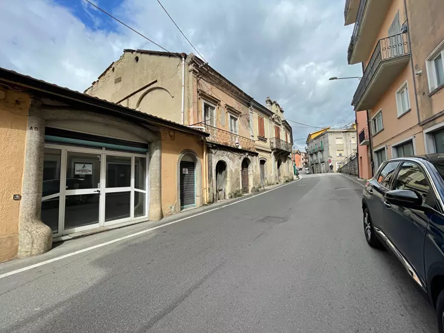 locale commerciale in vendita ad Ariano Irpino