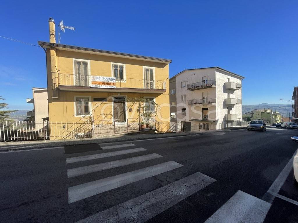 casa indipendente in vendita ad Ariano Irpino