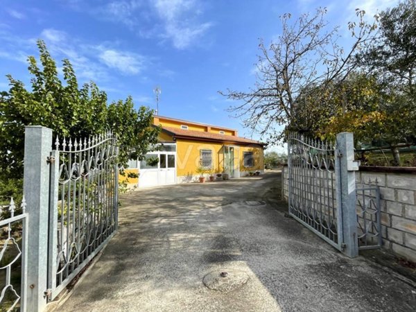 casa indipendente in vendita ad Ariano Irpino