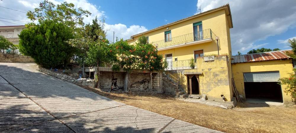 casa indipendente in vendita ad Ariano Irpino