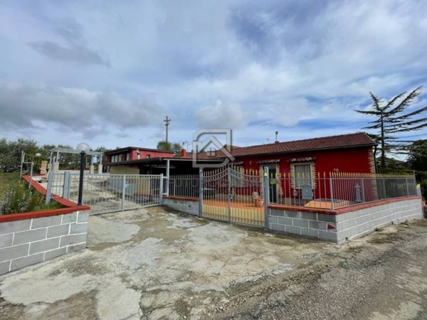 casa indipendente in vendita ad Ariano Irpino