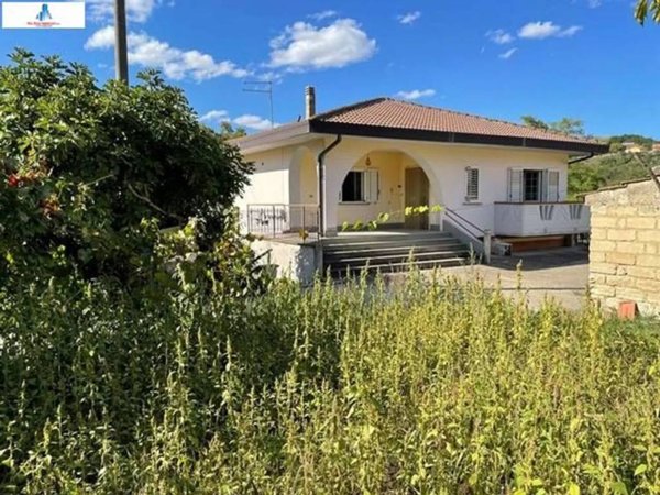 casa indipendente in vendita ad Ariano Irpino