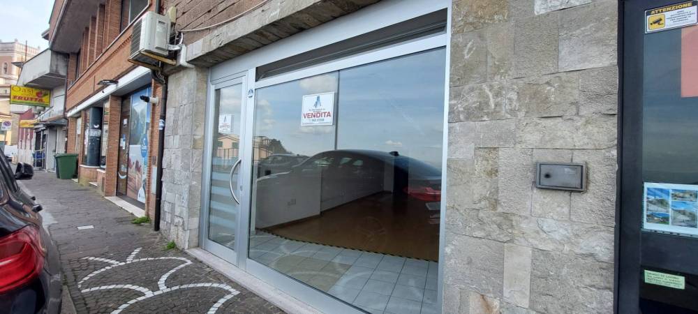 locale commerciale in vendita ad Ariano Irpino