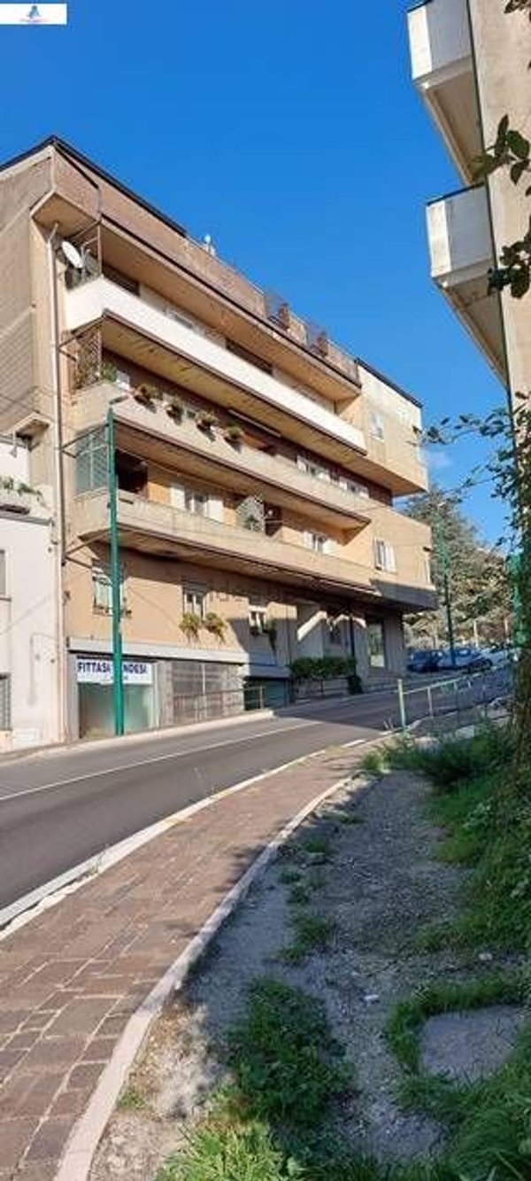 locale commerciale in vendita ad Ariano Irpino