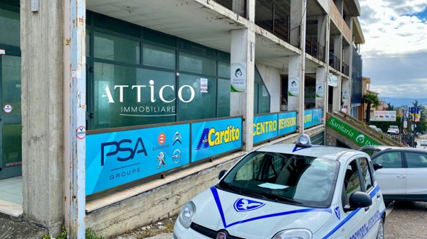 locale commerciale in vendita ad Ariano Irpino