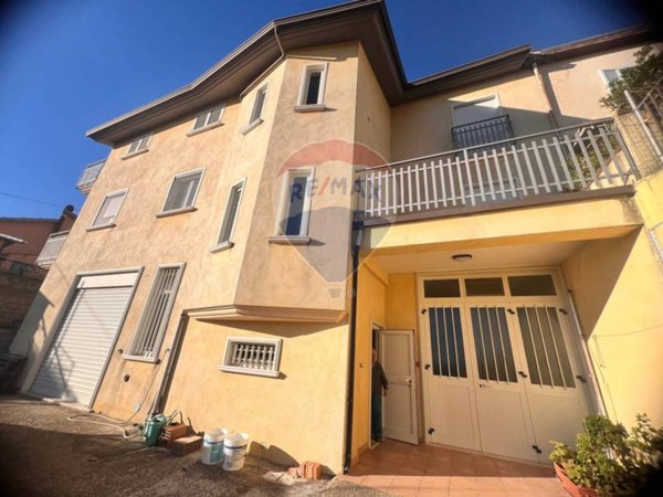 casa indipendente in vendita ad Ariano Irpino