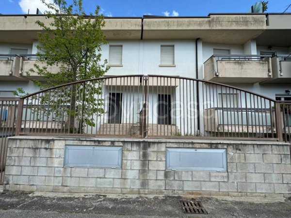 casa indipendente in vendita ad Ariano Irpino