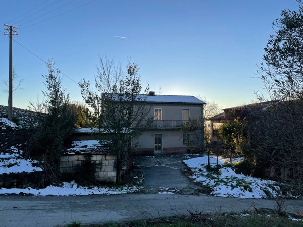 casa indipendente in vendita ad Ariano Irpino