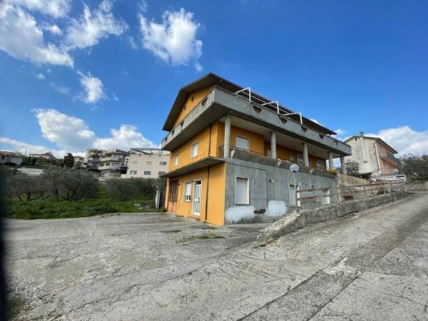 casa indipendente in vendita ad Ariano Irpino