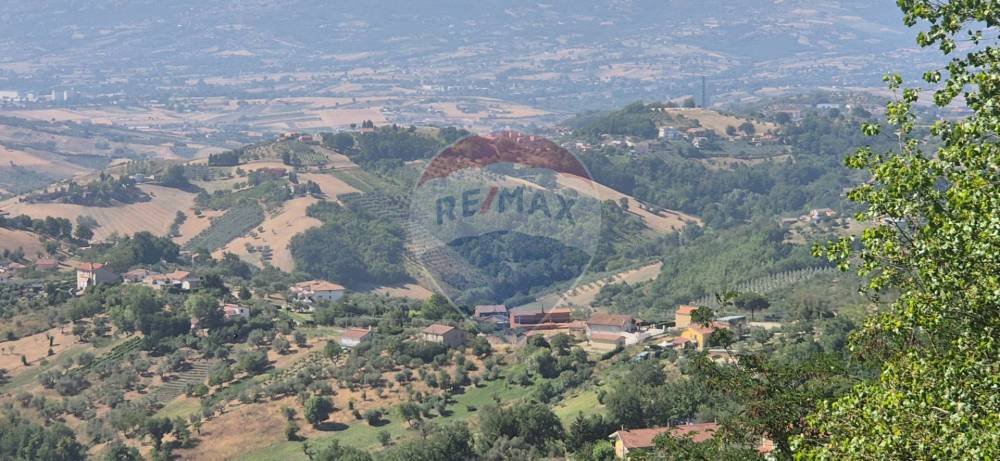 locale commerciale in vendita ad Ariano Irpino