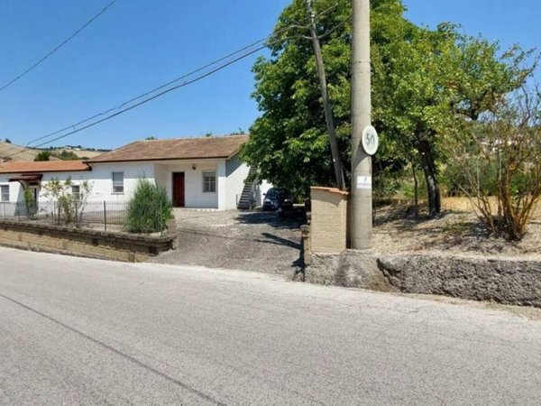 casa indipendente in vendita ad Ariano Irpino