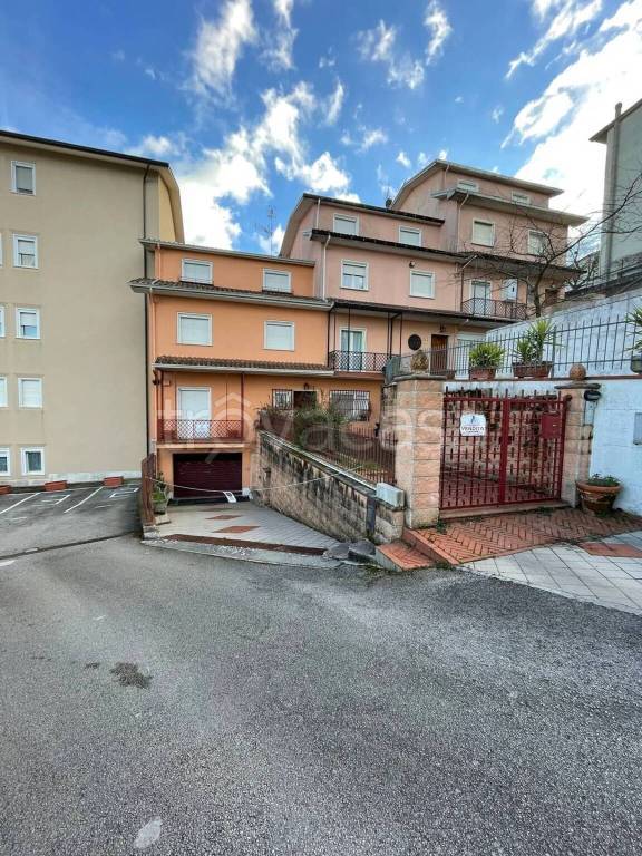 casa indipendente in vendita ad Ariano Irpino