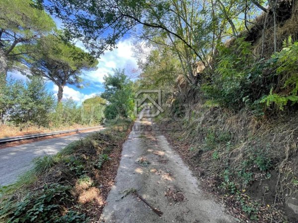 casa indipendente in vendita ad Ariano Irpino