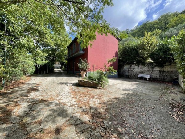 casa indipendente in vendita ad Ariano Irpino