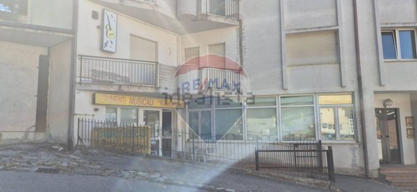 locale commerciale in vendita ad Ariano Irpino
