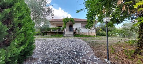 casa indipendente in vendita ad Ariano Irpino