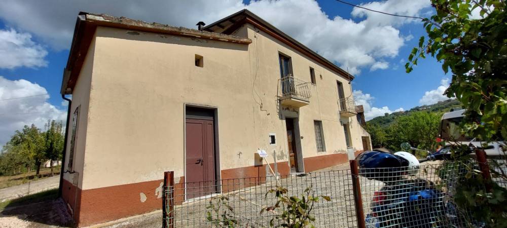 casa indipendente in vendita ad Ariano Irpino