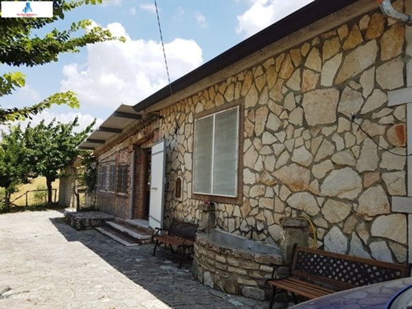 casa indipendente in vendita ad Ariano Irpino