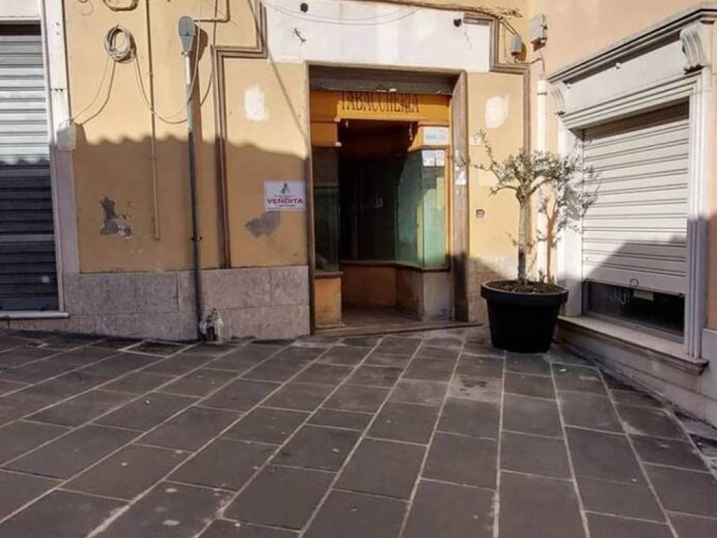 negozio in vendita ad Ariano Irpino
