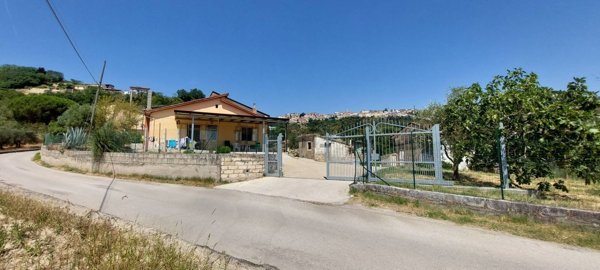 casa indipendente in vendita ad Ariano Irpino