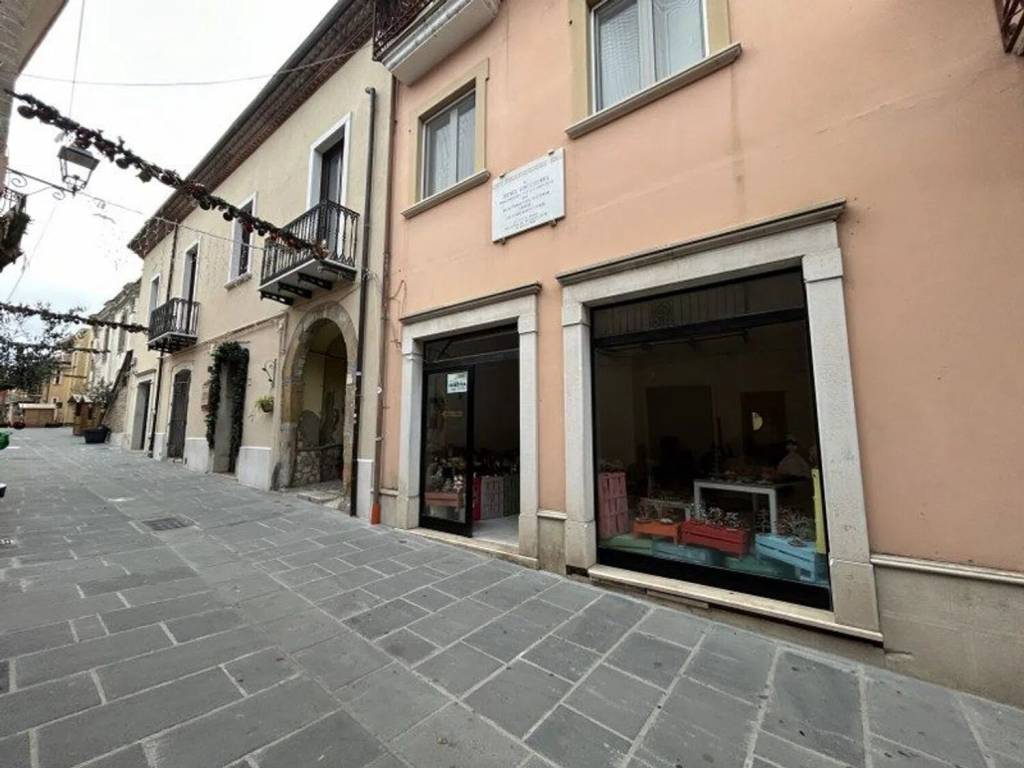 negozio in vendita ad Ariano Irpino