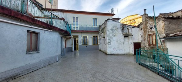 casa indipendente in vendita ad Ariano Irpino