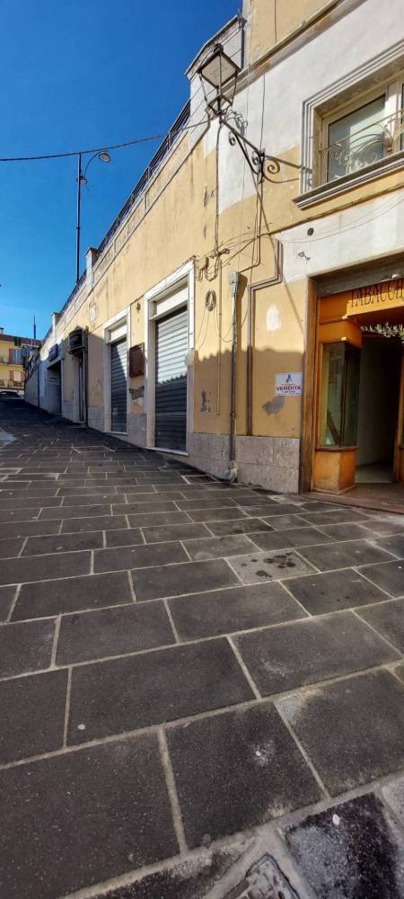 locale commerciale in vendita ad Ariano Irpino