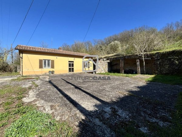casa indipendente in vendita ad Ariano Irpino