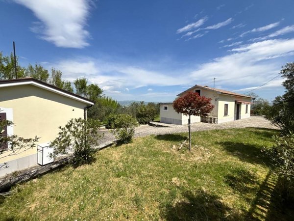 casa indipendente in vendita ad Ariano Irpino