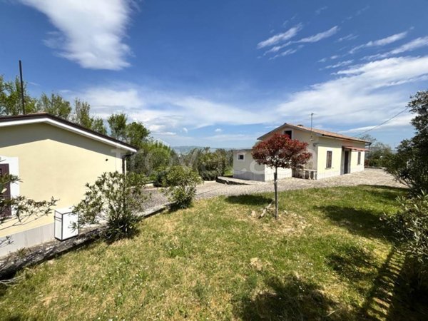 casa indipendente in vendita ad Ariano Irpino