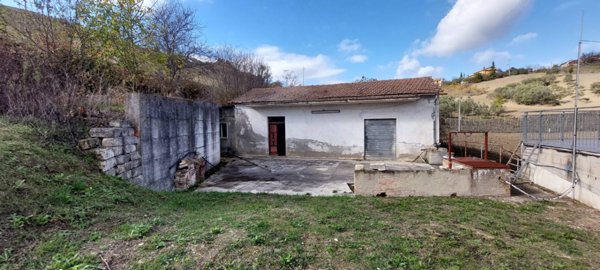 casa indipendente in vendita ad Ariano Irpino
