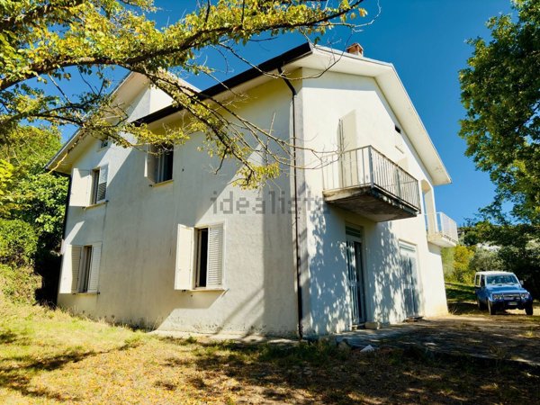 casa indipendente in vendita ad Ariano Irpino in zona Cardito