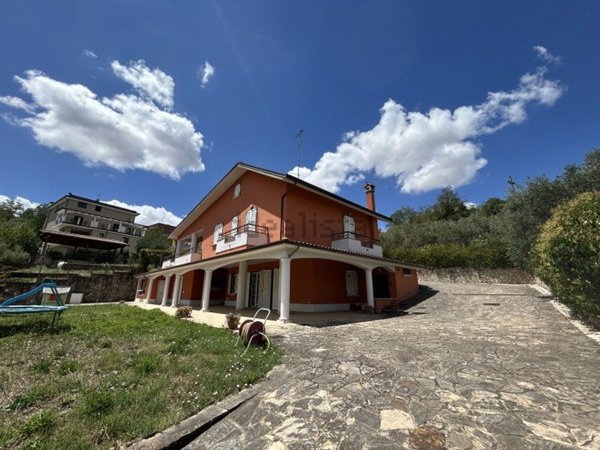 casa indipendente in vendita ad Ariano Irpino
