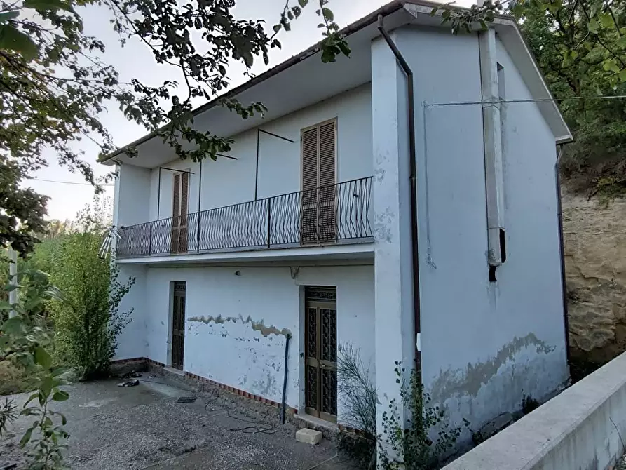 casa indipendente in vendita ad Ariano Irpino in zona Frolice