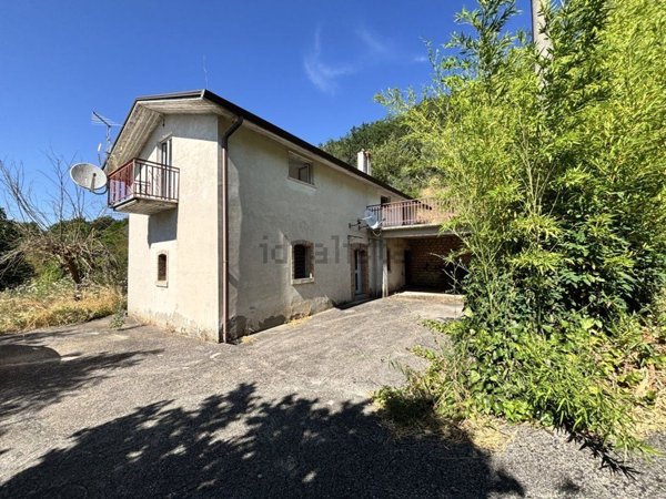 casa indipendente in vendita ad Ariano Irpino
