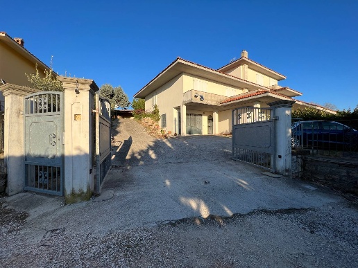 casa indipendente in vendita ad Ariano Irpino