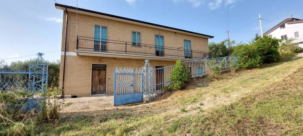 appartamento in vendita ad Ariano Irpino in zona Valleluogo.