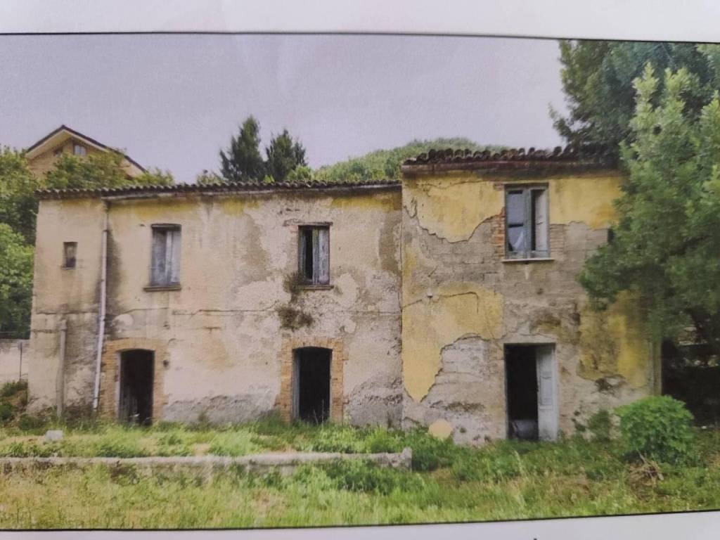 casa indipendente in vendita ad Atripalda