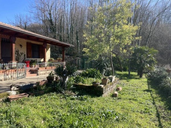 casa indipendente in vendita ad Atripalda