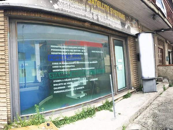 negozio in vendita ad Atripalda