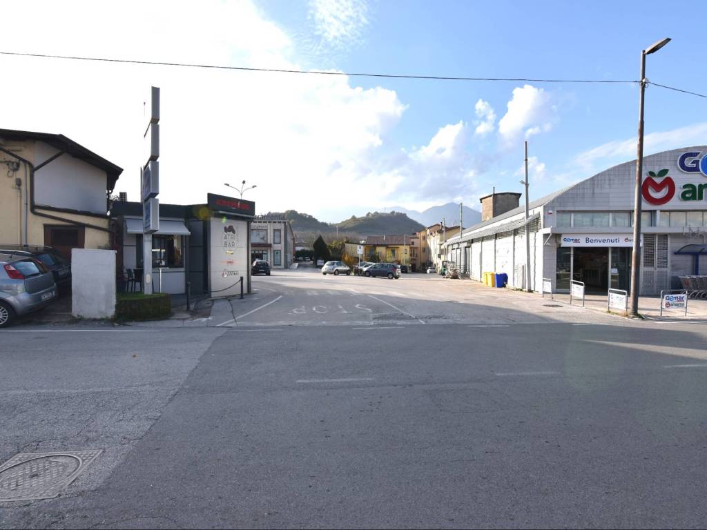 negozio in vendita ad Atripalda