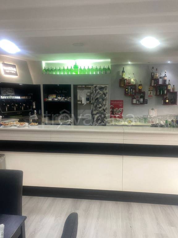 negozio in vendita ad Atripalda
