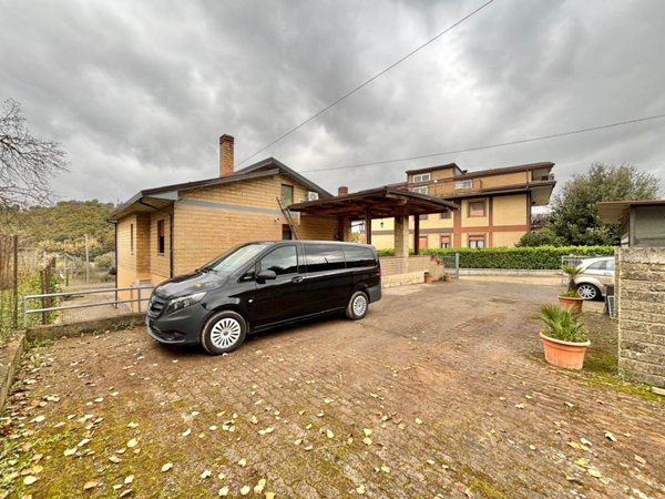 casa indipendente in vendita ad Atripalda