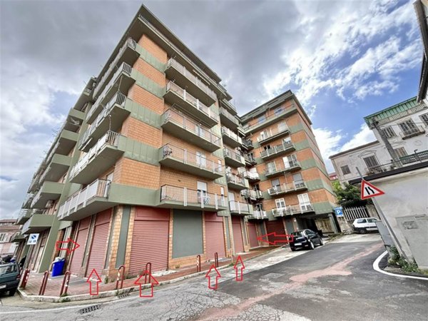 negozio in vendita ad Atripalda